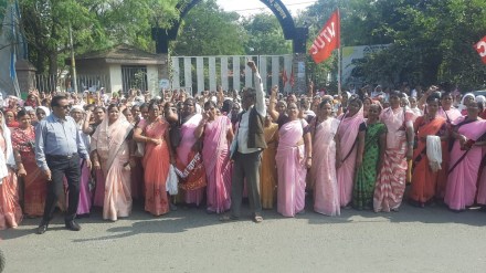 Anganwadi workers march Jalgaon Anganwadi workers march Jalgaon