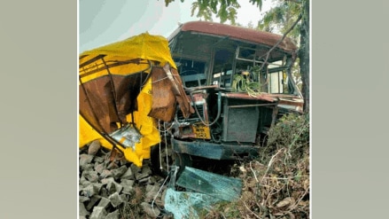 Accident goods vehicle st bus chikhli buldhana Accident goods vehicle st bus chikhli buldhana