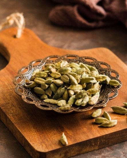 cardamom-milk-benefits