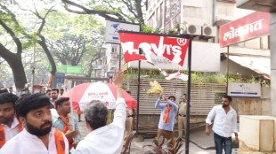 sainath babar, mns stone pelting at jm road, stone pelting on english name boards of shops, pune stone pelting on english name boards by mns