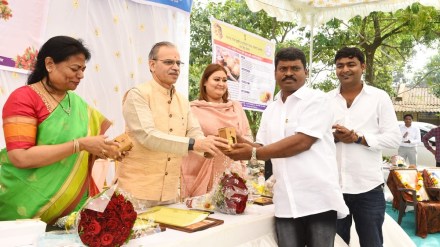 gholwad declared as third honey village of maharashtra, gholwad honey village