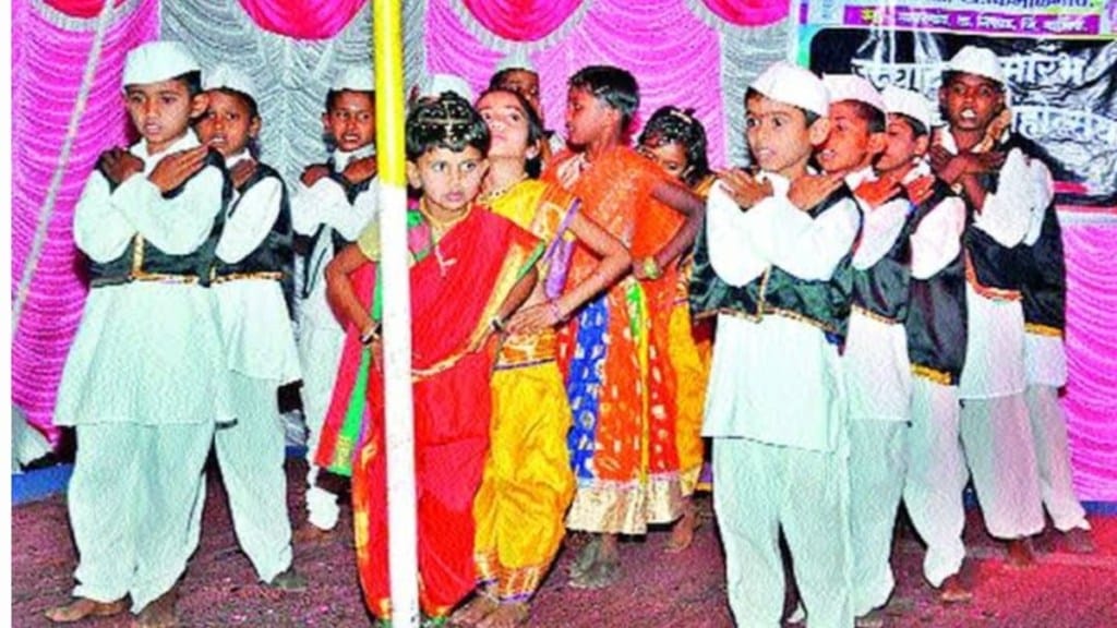 gondia school gathering, children enjoying school gatherings in gondia gondia school gathering, children enjoying school gatherings in gondia