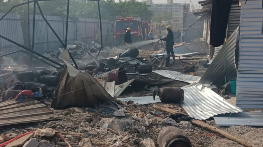 10 cylinder explosions one after the other in Vimannagar 10 cylinder explosions one after the other in Vimannagar