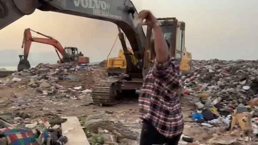 dumping of garbage at bhiwandi bay shore
