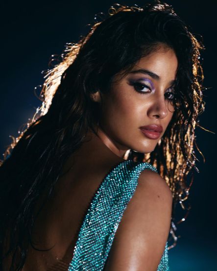 janhvi-kapoor-bold-photoshoot