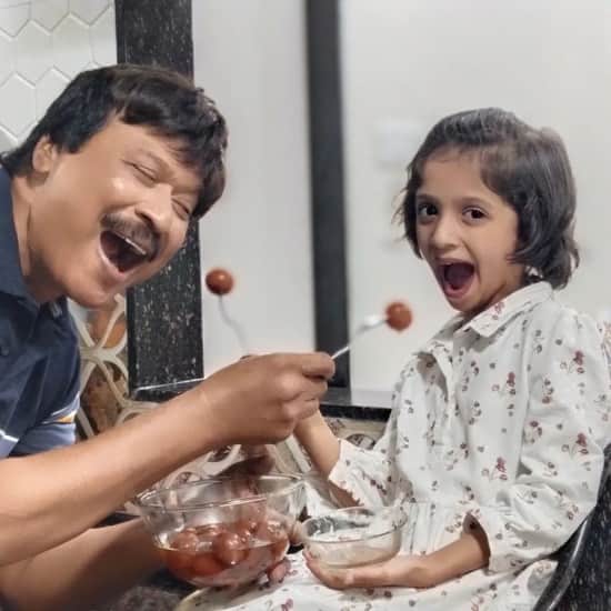 Dinesh Fadnis family