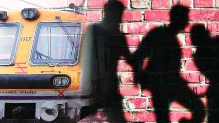 passenger first class brutally assaulted two passengers CSMT to Titwala local
