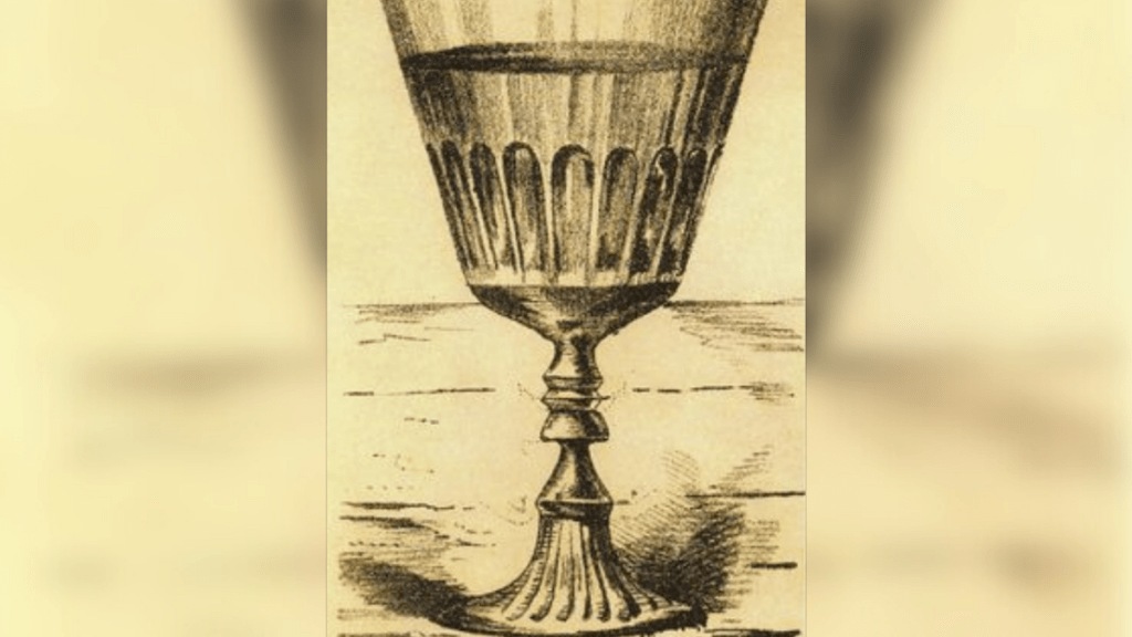 can you find two face in this optical illusion puzzle photo in 10 seconds can you find two face in this optical illusion puzzle photo in 10 seconds