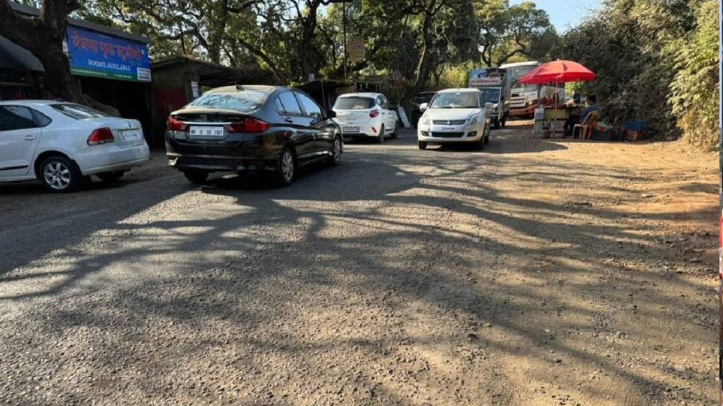 tourists, Annoyed, bad road conditions, Mahabaleshwar, Panchgani tourists, Annoyed, bad road conditions, Mahabaleshwar, Panchgani