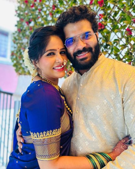 Akshaya Deodhar Hardeek Joshi Makar Sankranti 2024