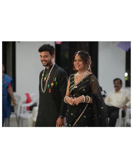 लग्नानंतरही हे कपल सातत्याने चर्चेत आहे. (फोटो - अमृता देशमुख/Instagram)