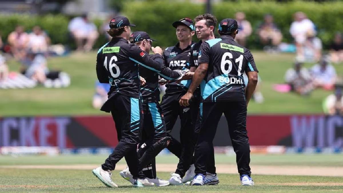 NZ vs PAK : मिचेल सँटनरनंतर न्यूझीलंडच्या ‘या’ खेळाडूला झाली कोरोनाची लागण, चौथ्या टी-२० सामन्यातून पडला बाहेर