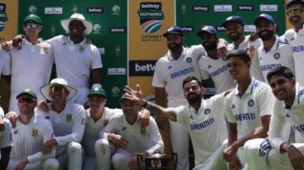 Virat Kohli Equaled Ajinkya Rahane in Test match