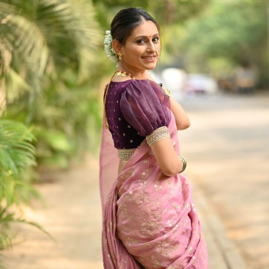 Reshma Shinde Pink Nauvari Saree