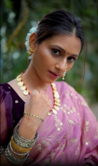 Reshma Shinde Pink Nauvari Saree