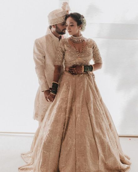 एका चित्रपटाच्यादरम्यान सोनल-समीर यांची भेट झाली. इथेच दोघांची ओळख झाली. पण लॉकडाऊनमुळे हा चित्रपट थांबला. (फोटो सौजन्य - सोनल पवार इन्स्टाग्राम)