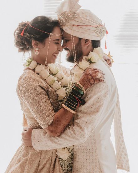 पण काही काळानंतर पुन्हा त्या चित्रपटाचं काम सुरू झालं. त्यानंतर सोनल-समीरच्या भेटीगाठी वाढत गेल्या. (फोटो सौजन्य - सोनल पवार इन्स्टाग्राम)