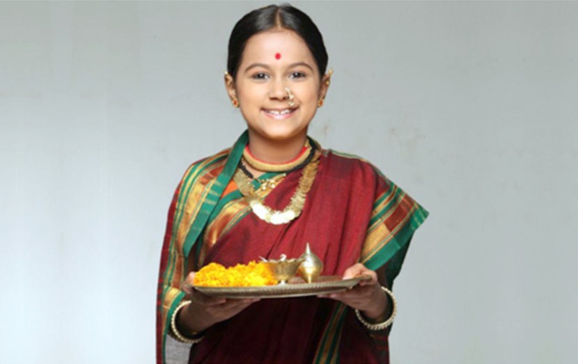 Tejashree Walavalkar Glamorous Look