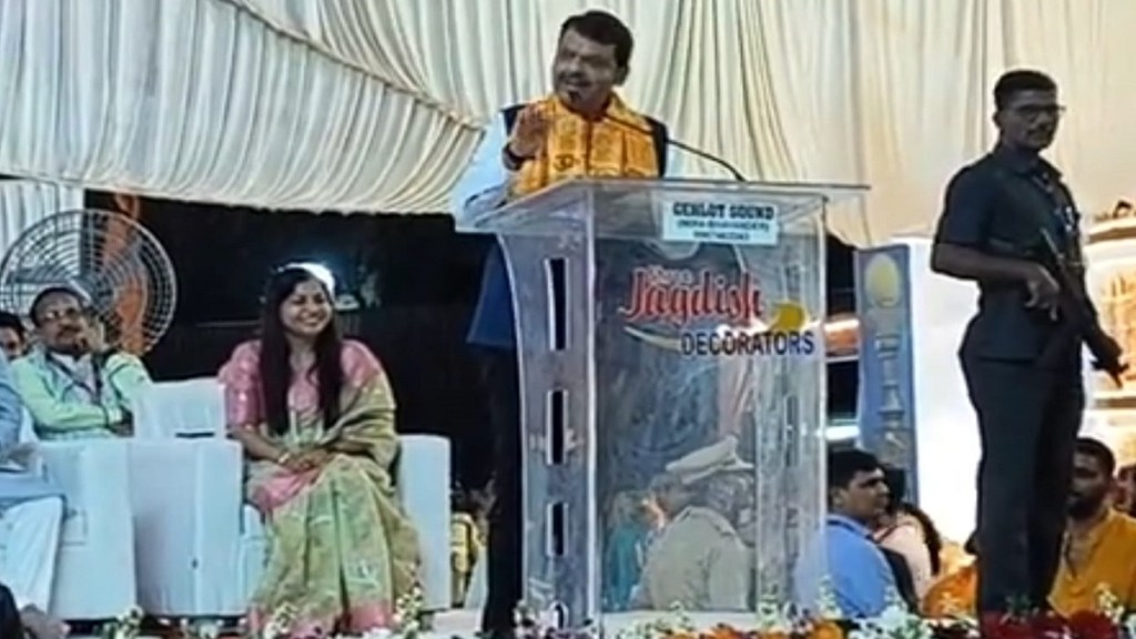 Devendra Fadnavis criticizes Uddhav Thackeray