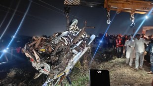 A truck and a four wheeler were involved in a terrible accident on the Beed Nagar road