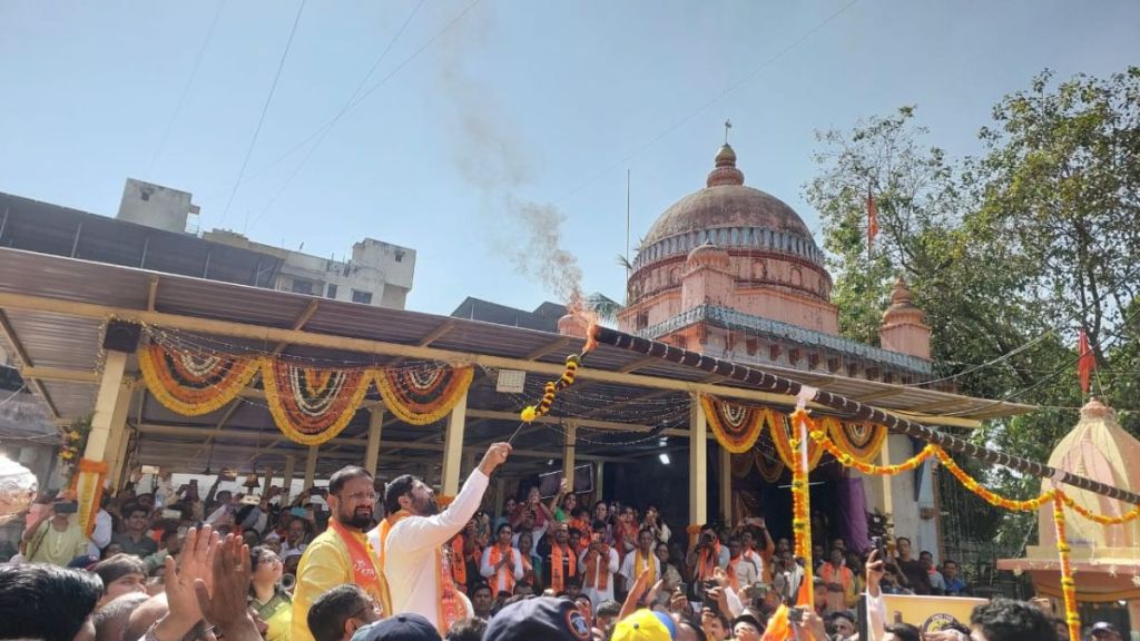 Chief Minister Eknath Shinde lite up 111 feet incense stick in Thane