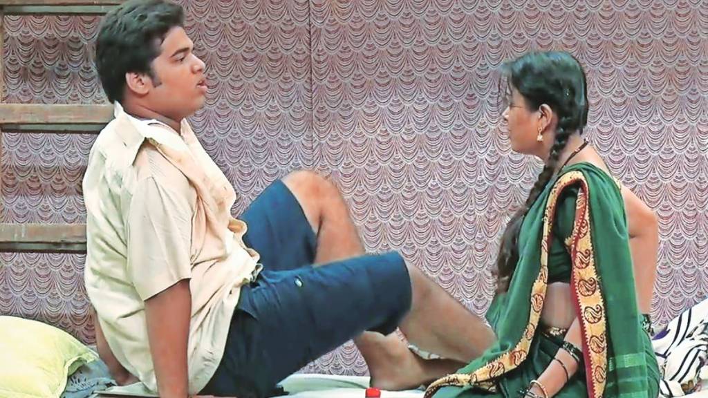 loksatta ravindra pathare review marathi play chhinna loksatta ravindra pathare review marathi play chhinna