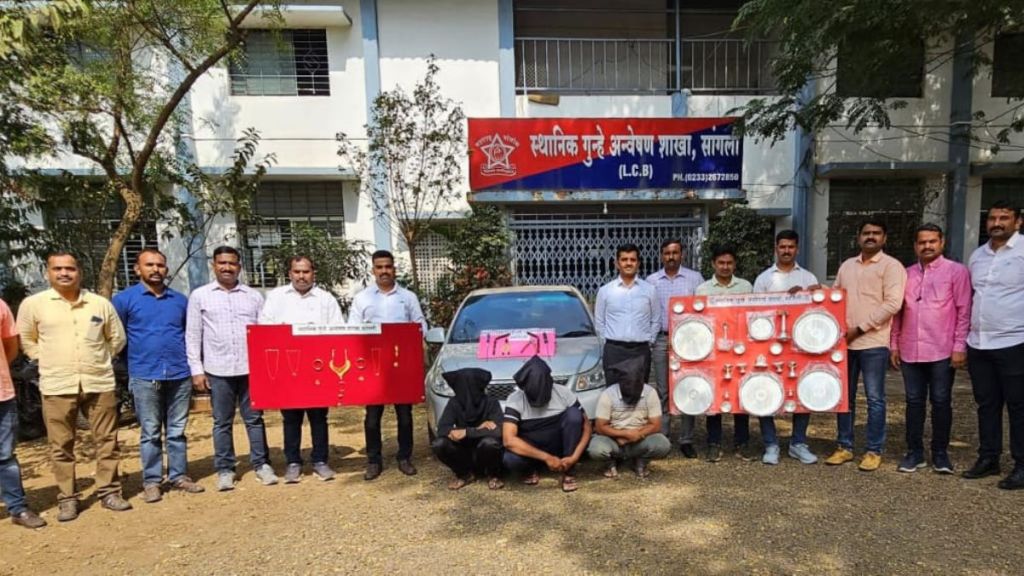 gang that broke out of a doctors bungalow was arrested in Mumbai