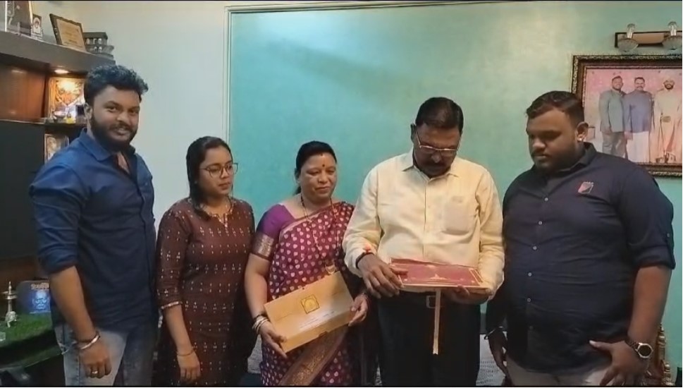 A couple from Kharghar Colony selected for Pranapatistha ceremony of Ram Mandira in Ayodhya A couple from Kharghar Colony selected for Pranapatistha ceremony of Ram Mandira in Ayodhya