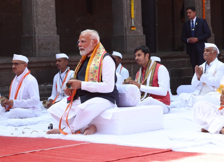 या पारायणात मोदी तल्लीन झाले होते. (फोटो - नरेंद्र मोदी/X)