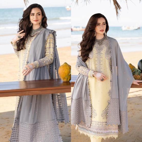 who is shoaib malik wife Sana Javed