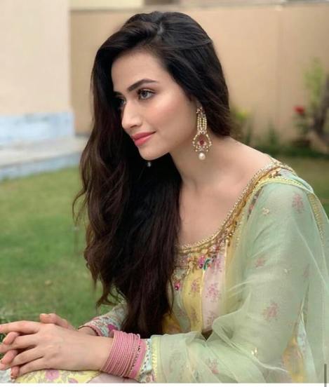 who is shoaib malik wife Sana Javed