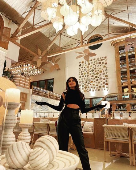 Shilpa-Shetty-opened-a-new-restaurant