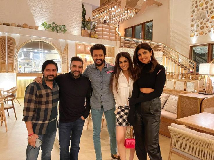 Shilpa-Shetty-opened-a-new-restaurant