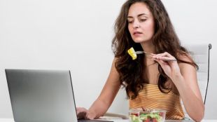 is it good for health to eat every two hours