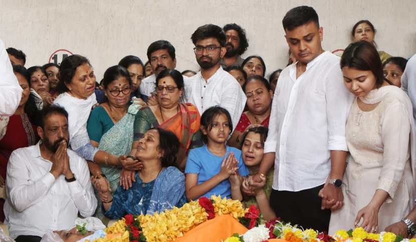 Abhishek Ghosalkar and Wife Tejswi ghasolkar _ 11