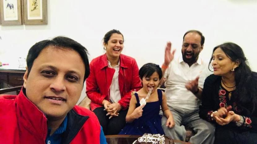 Abhishek Ghosalkar and Wife Tejswi ghasolkar _ 6