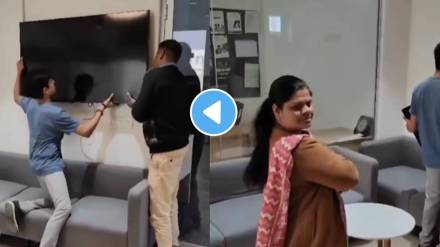 Frustrated parents remove TV from Byjus office And Said To company Take it when you pay the refund Frustrated parents remove TV from Byjus office And Said To company Take it when you pay the refund