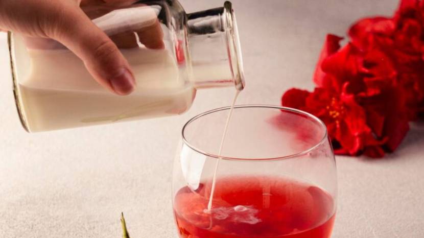 Want a natural glow on your face So use rose water It will be beneficial for the skin must read