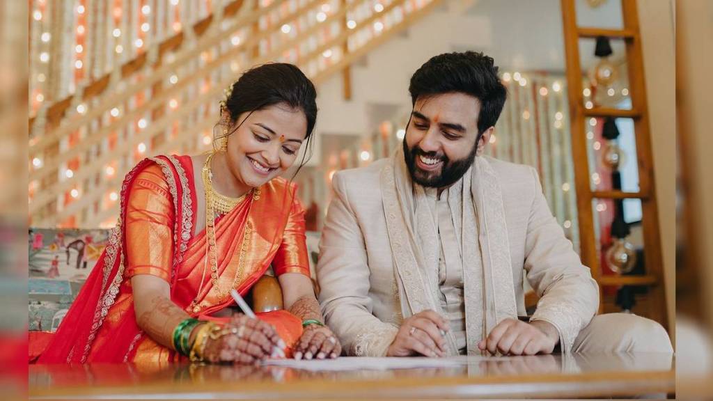 popular Music Producer Yashraj Mukhate ties knot with girlfriend alpana wedding photo viral