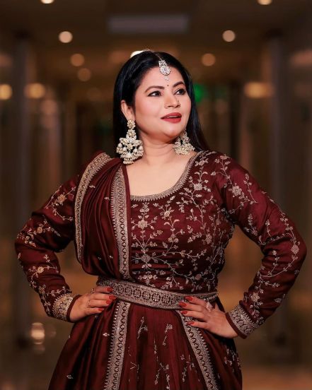 ‘बिग बॉस’ मराठीच्या पहिल्या पर्वाची विजेती मेघा धाडे मनोरंजनसृष्टीत फारशी दिसत नसली तरी ती राजकारणात सक्रिय आहे. (फोटो सौजन्य - मेघा धाडे इन्स्टाग्राम)