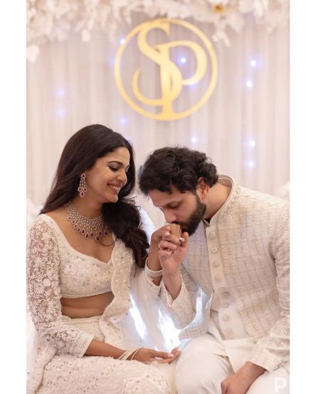 Marathi actress pooja sawant share Engagement photos, her ring attracted attention