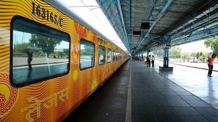 Marathi newspaper is not available in Tejas Express