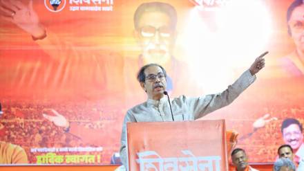 Uddhav thackeray in dharavi