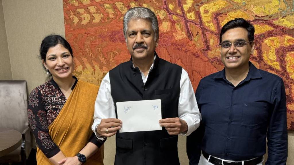 anand-mahindra-ips-manoj-sharma anand-mahindra-ips-manoj-sharma