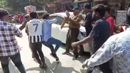 Attempt to stop MLA Ganpat Gaikwad from road Bhoomi Puja in Kalyan Attempt to stop MLA Ganpat Gaikwad from road Bhoomi Puja in Kalyan