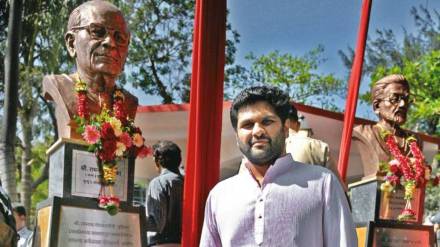bjp chief jp nadda unveils statue of ramnath goenka founder of indian express group