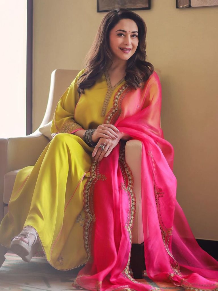 Madhuri Dixit Photos Fashion Tips Gujarati News