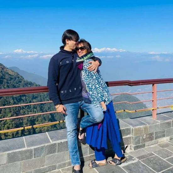 vivek oberoi wife