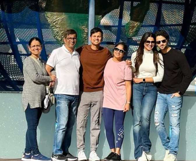 pooja sawant mother in law and father in law photos