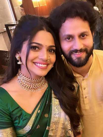 pooja sawant mother in law and father in law photos